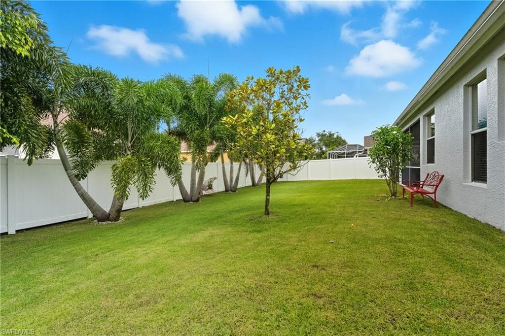 189 Skipping Stone Ln, Naples, FL 34119-37