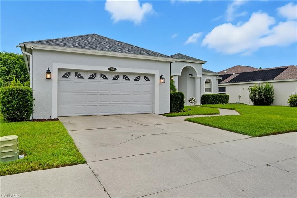 189 Skipping Stone Ln, Naples, FL 34119-2