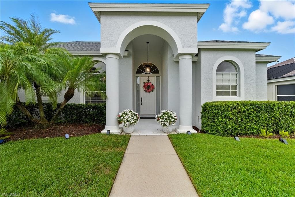 189 Skipping Stone Ln, Naples, FL 34119-4