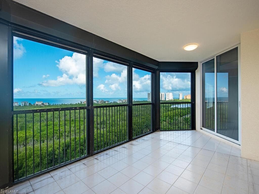 7425 Pelican Bay Blvd 1103, Naples, FL 34108-2