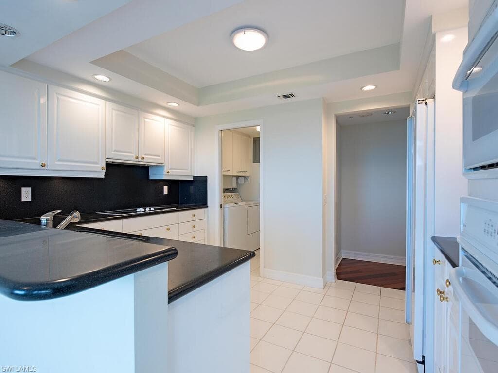 7425 Pelican Bay Blvd 1103, Naples, FL 34108-6