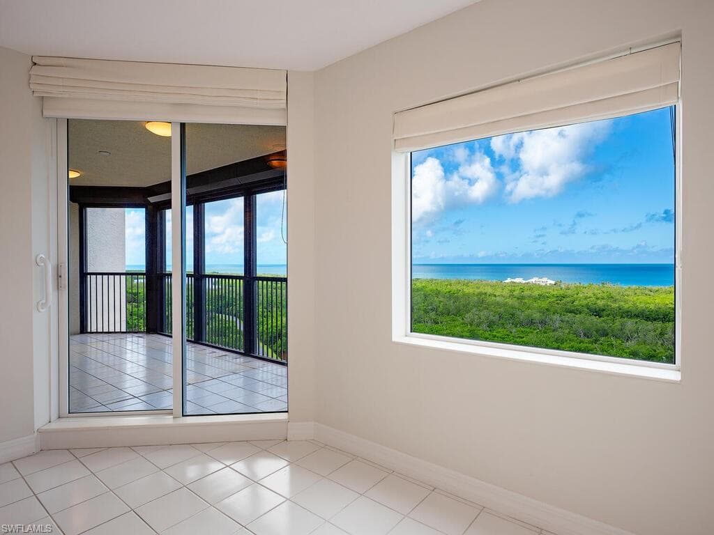 7425 Pelican Bay Blvd 1103, Naples, FL 34108-7