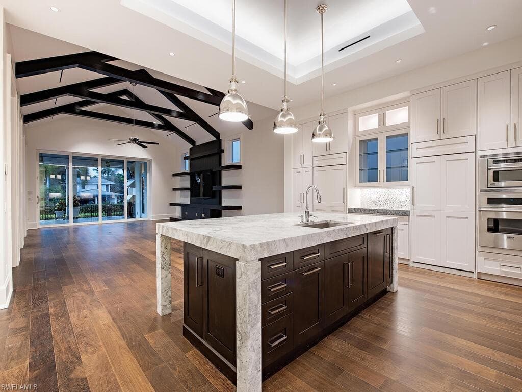 605 Galleon Dr, Naples, FL 34102-17