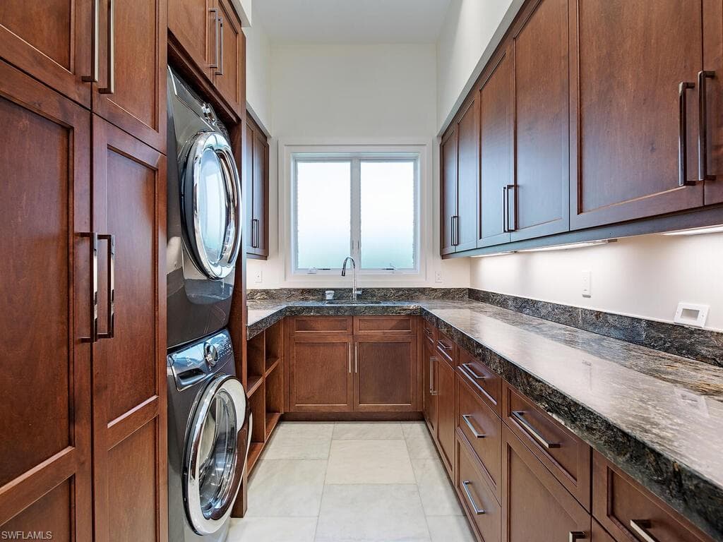 605 Galleon Dr, Naples, FL 34102-18