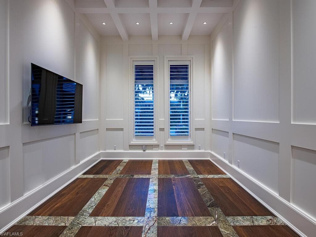 605 Galleon Dr, Naples, FL 34102-19