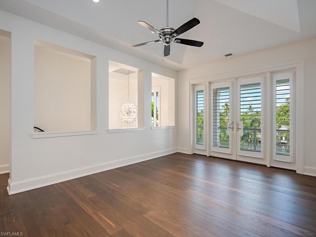 605 Galleon Dr, Naples, FL 34102-23