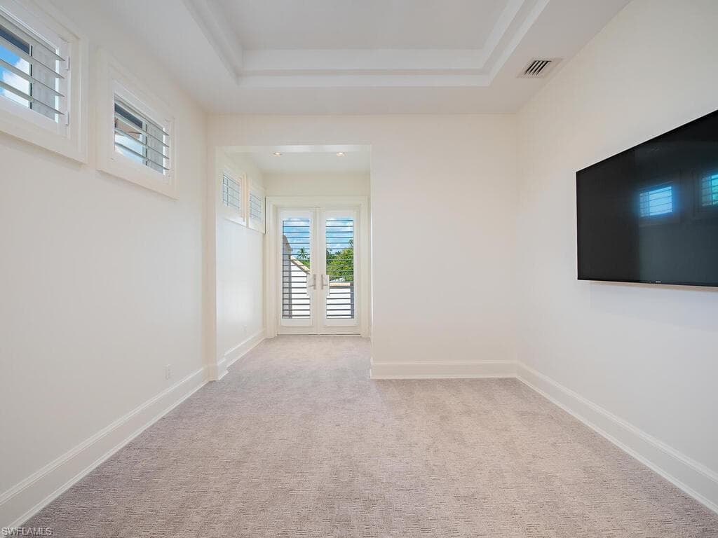 605 Galleon Dr, Naples, FL 34102-27
