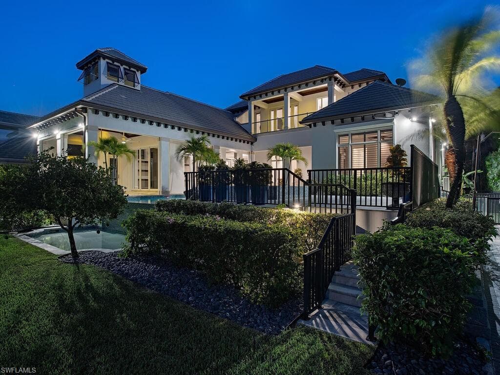 605 Galleon Dr, Naples, FL 34102-3