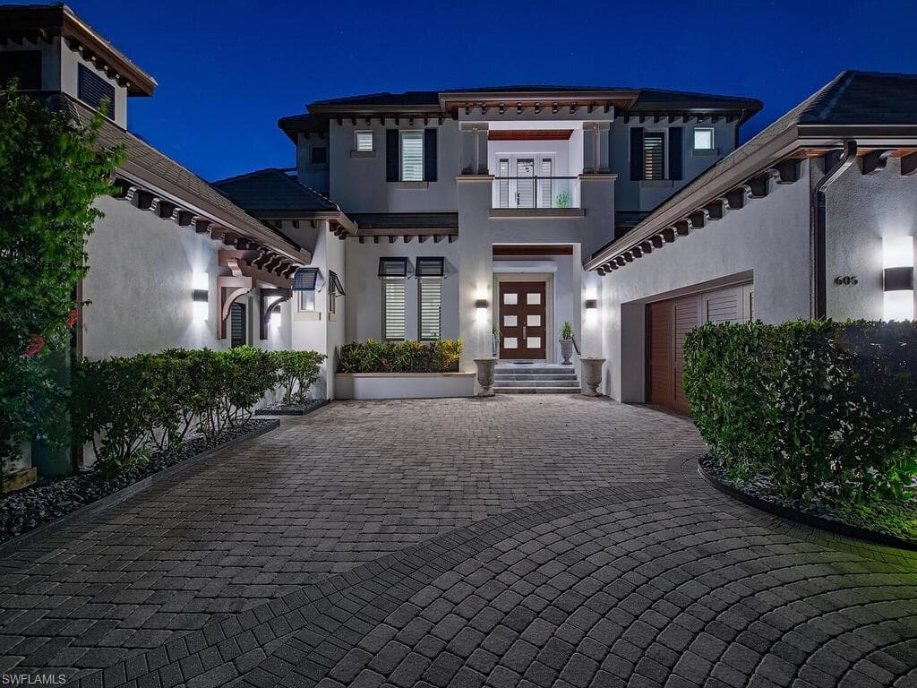 605 Galleon Dr, Naples, FL 34102-5