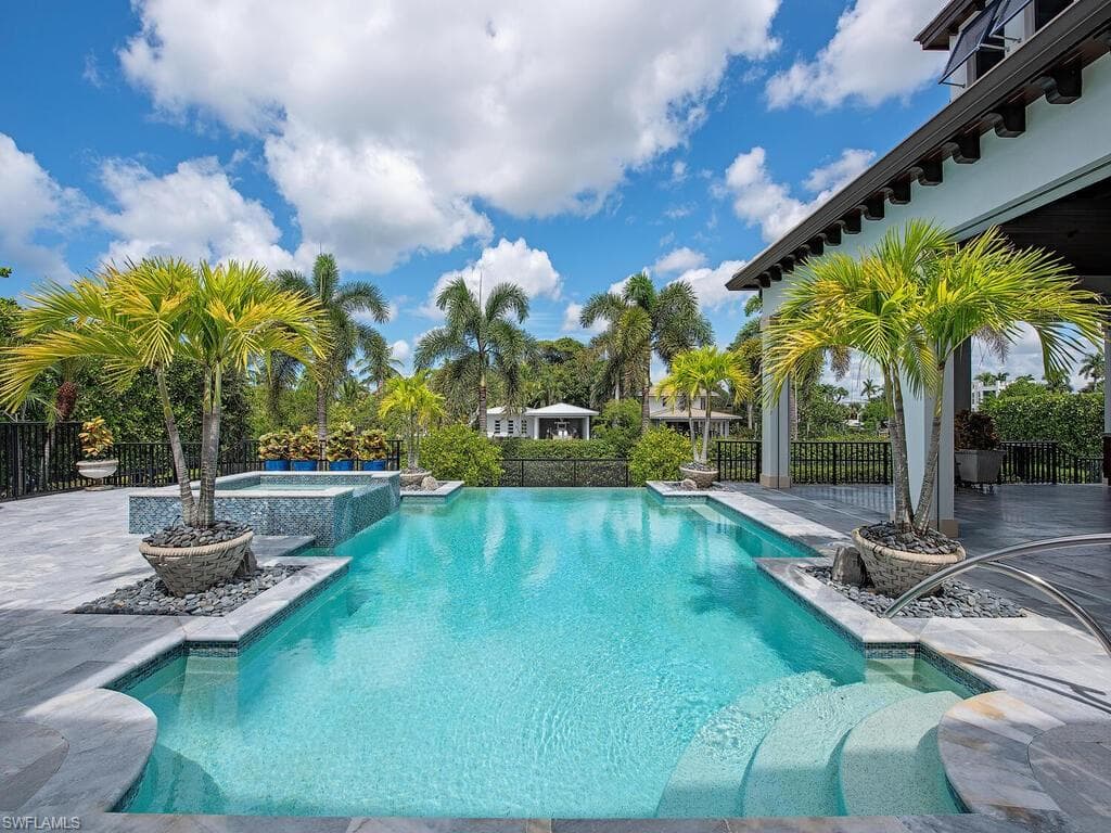 605 Galleon Dr, Naples, FL 34102-7