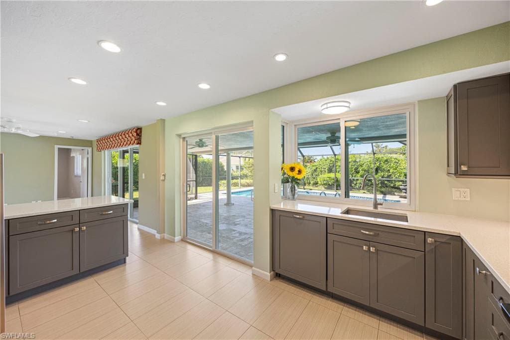 9757 Berkshire St, Naples, FL 34109-12