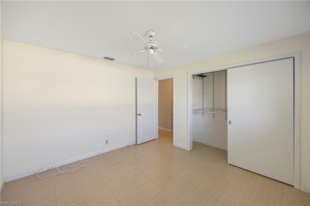 9757 Berkshire St, Naples, FL 34109-17