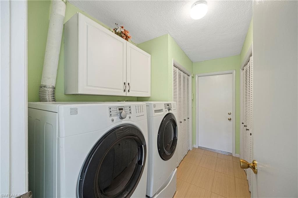 9757 Berkshire St, Naples, FL 34109-18