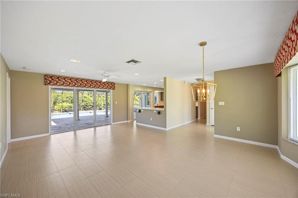 9757 Berkshire St, Naples, FL 34109-5