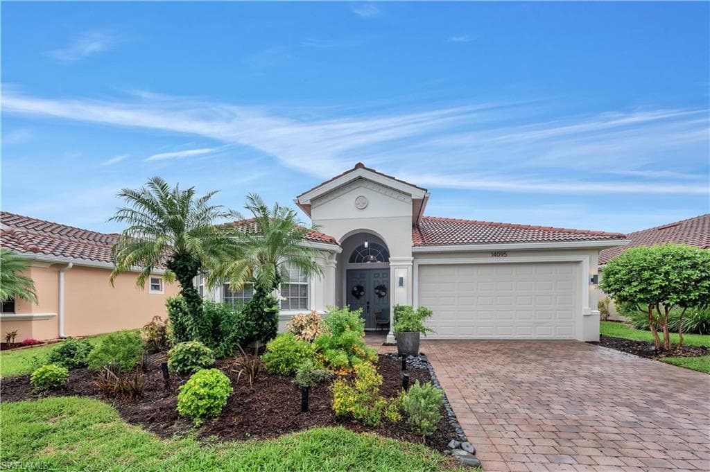 14095 Mirror Ct, Naples, FL 34114-1