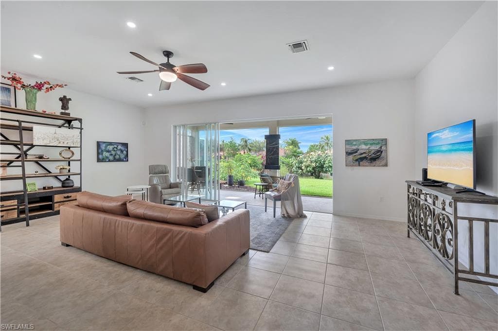 14095 Mirror Ct, Naples, FL 34114-5