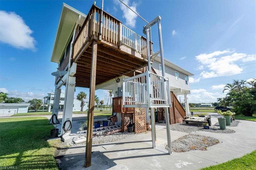 405 Copeland Ave N, Everglades City, FL 34139-13