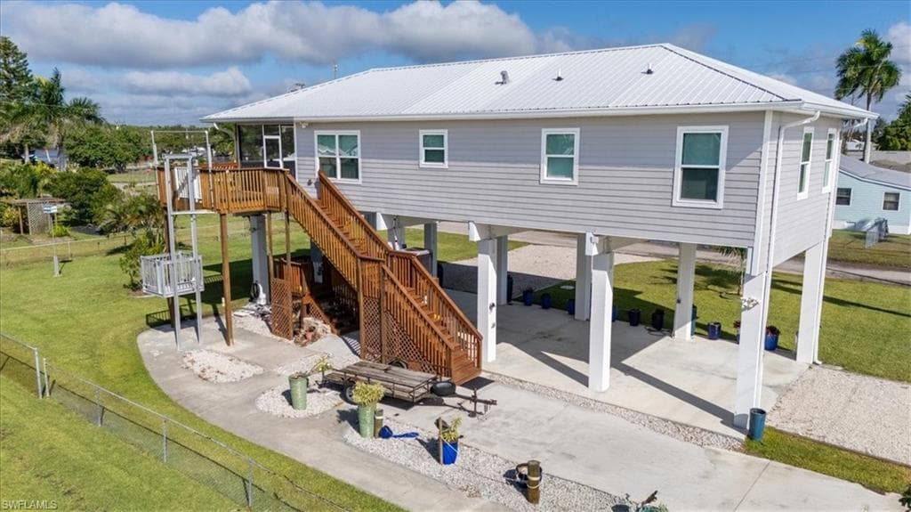 405 Copeland Ave N, Everglades City, FL 34139-18