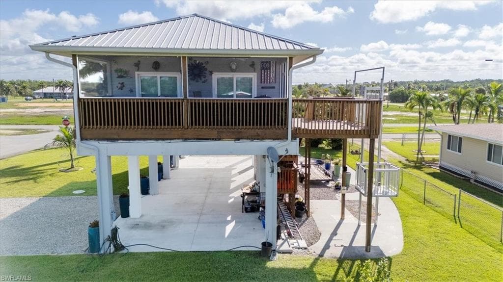 405 Copeland Ave N, Everglades City, FL 34139-2