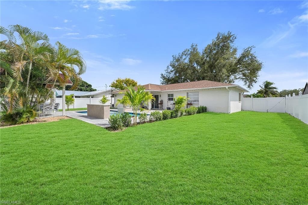 4949 22nd Pl SW, Naples, FL 34116-24