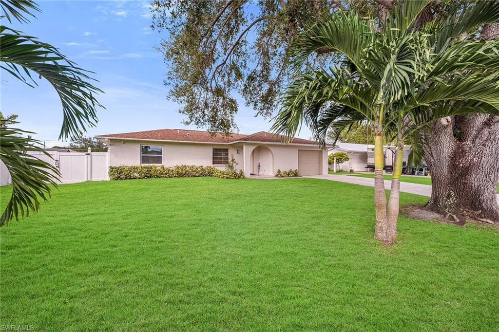 4949 22nd Pl SW, Naples, FL 34116-25