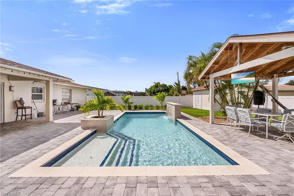 4949 22nd Pl SW, Naples, FL 34116-1
