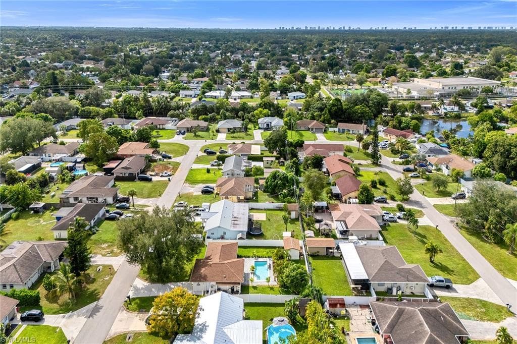 4949 22nd Pl SW, Naples, FL 34116-32