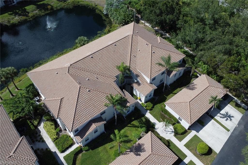 6923 Satinleaf Rd N 101, Naples, FL 34109-29