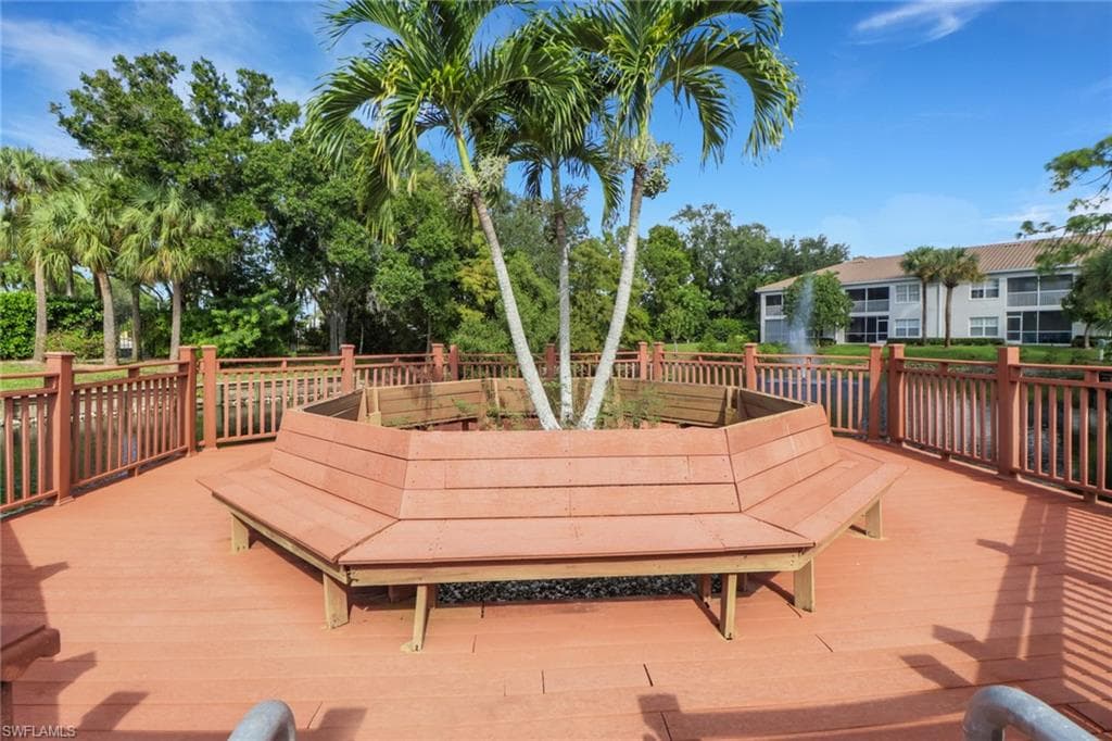 6923 Satinleaf Rd N 101, Naples, FL 34109-40
