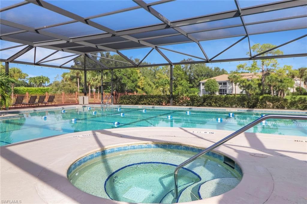 6923 Satinleaf Rd N 101, Naples, FL 34109-47