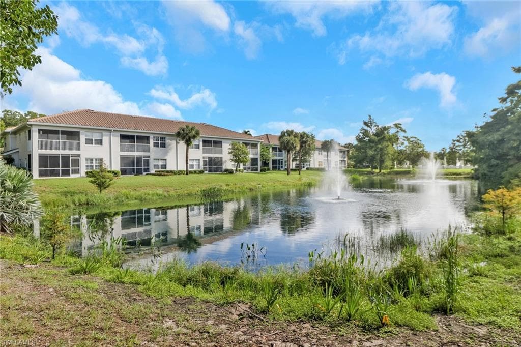 6923 Satinleaf Rd N 101, Naples, FL 34109-49