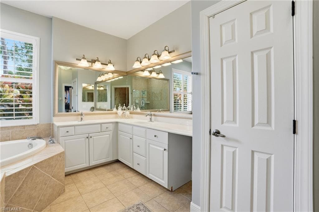 4960 Shaker Heights Ct 102, Naples, FL 34112-21