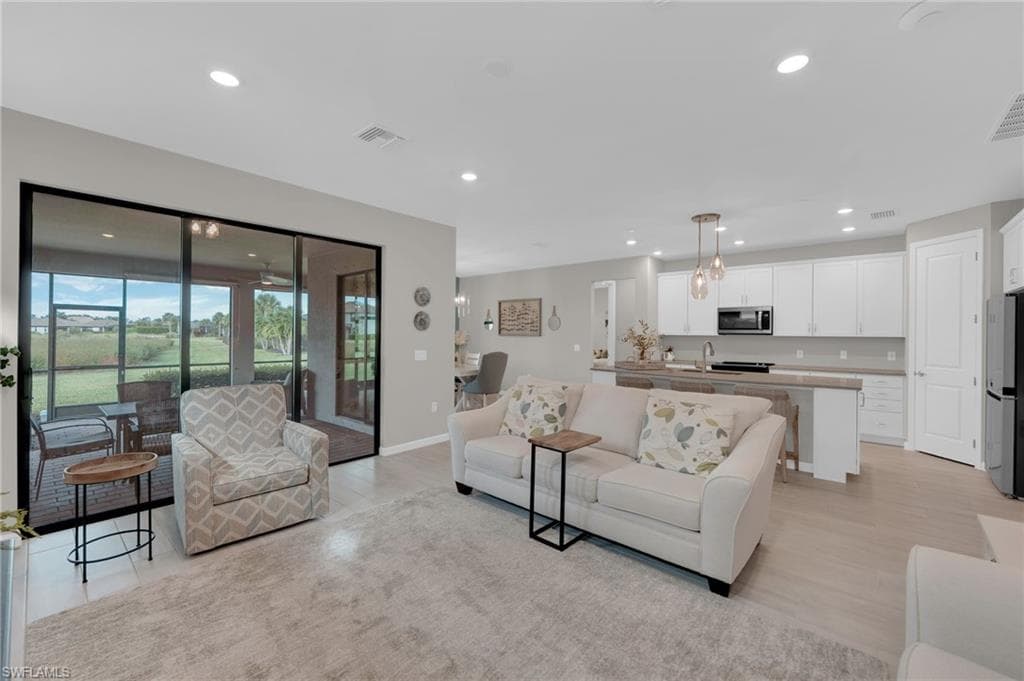 19586 Deming Ln, Estero, FL 33928-4