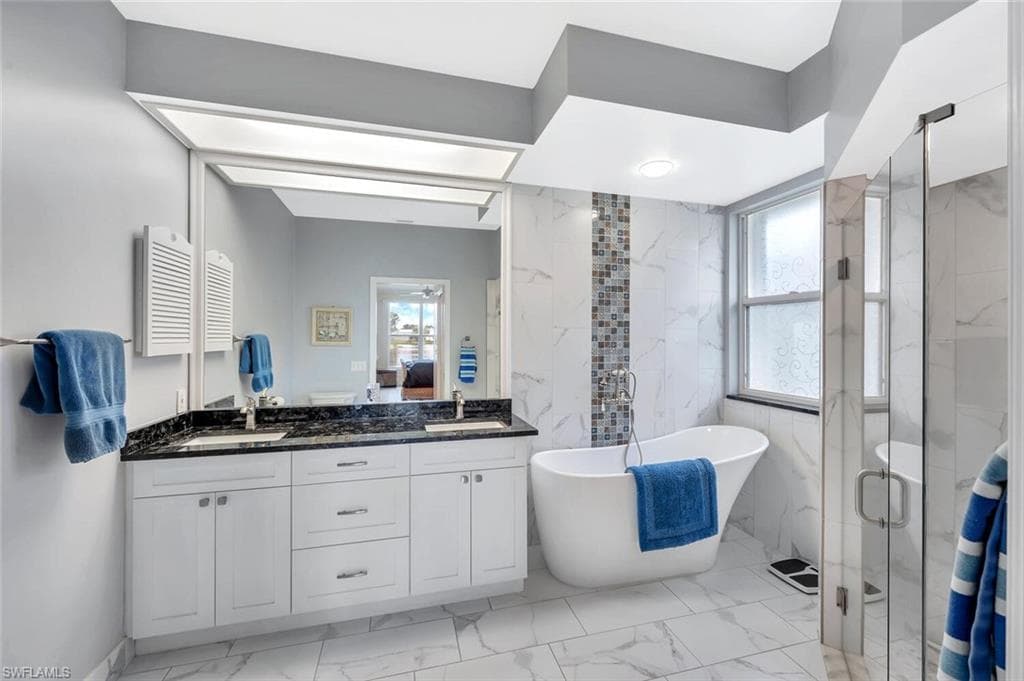 3613 Kent Dr, Naples, FL 34112-18