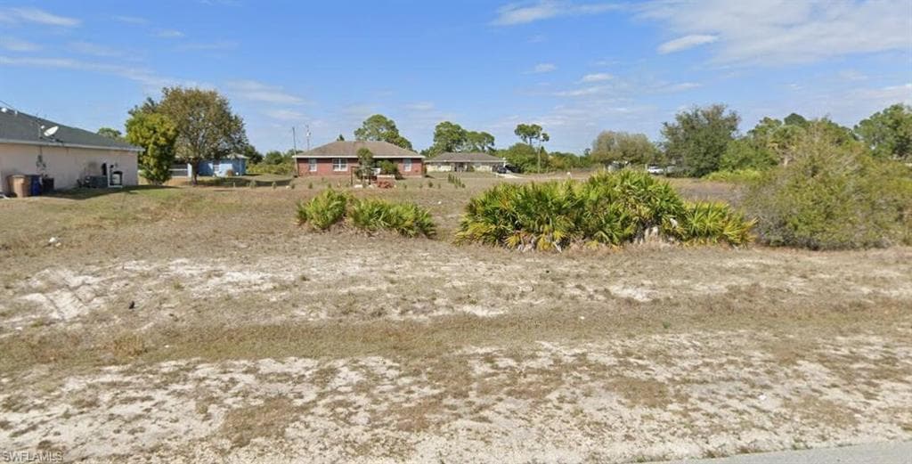 2612 40th St SW, Lehigh Acres, FL 33976-2