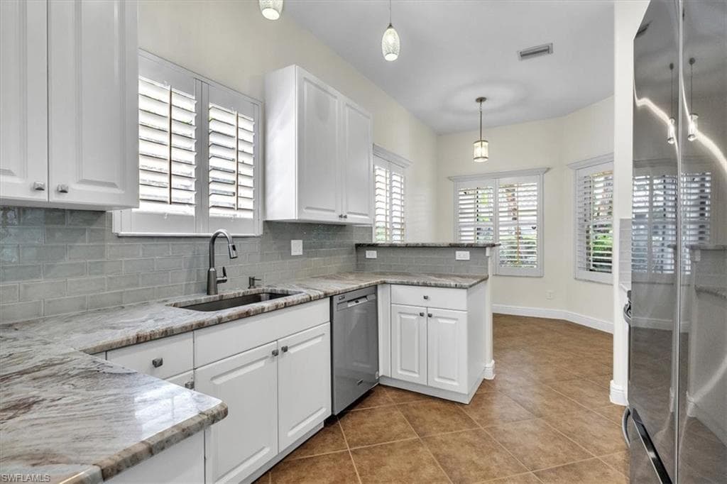 837 Vistana Cir 20, Naples, FL 34119-9