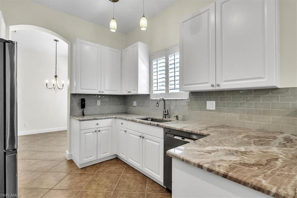 837 Vistana Cir 20, Naples, FL 34119-10