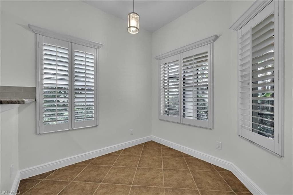 837 Vistana Cir 20, Naples, FL 34119-13