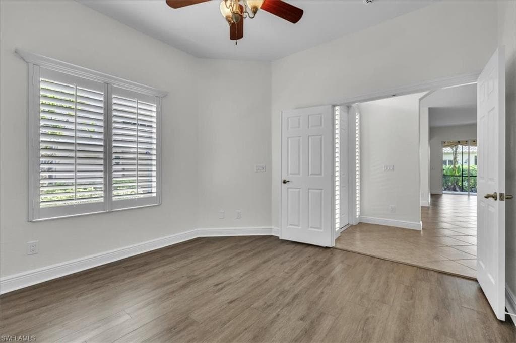 837 Vistana Cir 20, Naples, FL 34119-21