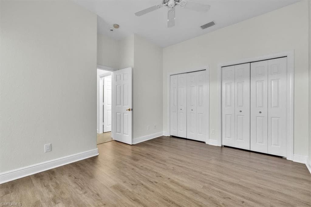 837 Vistana Cir 20, Naples, FL 34119-25