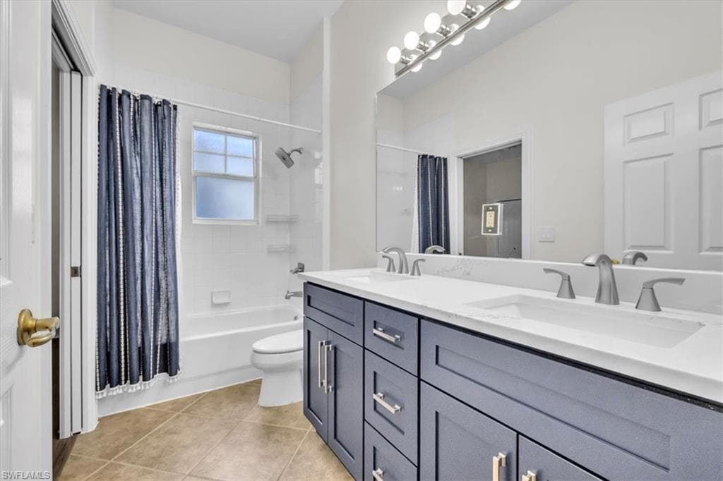 837 Vistana Cir 20, Naples, FL 34119-26