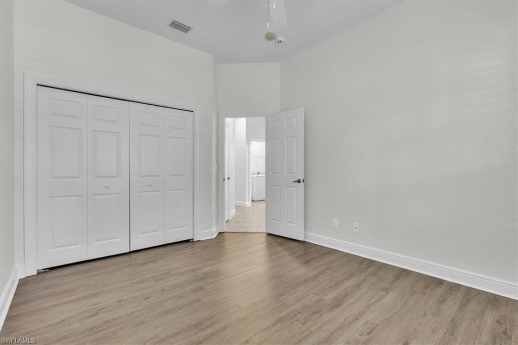 837 Vistana Cir 20, Naples, FL 34119-28