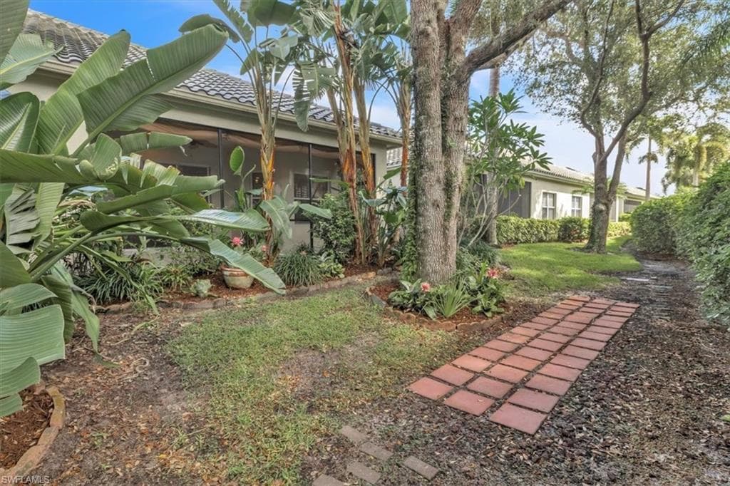 837 Vistana Cir 20, Naples, FL 34119-36