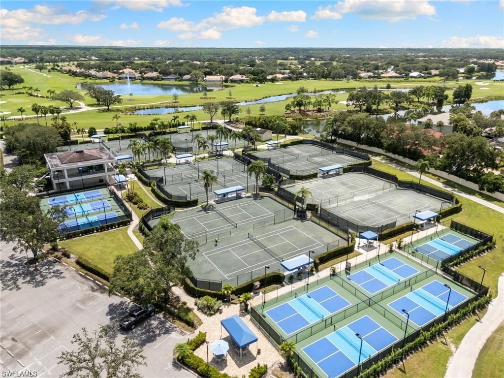 837 Vistana Cir 20, Naples, FL 34119-44