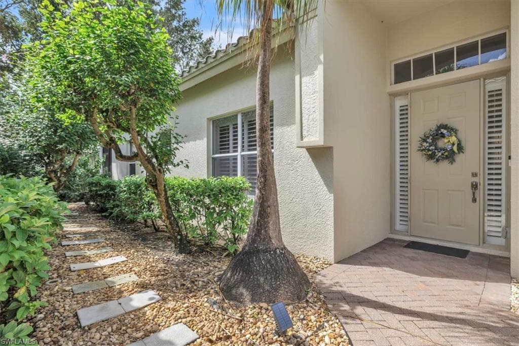 837 Vistana Cir 20, Naples, FL 34119-3