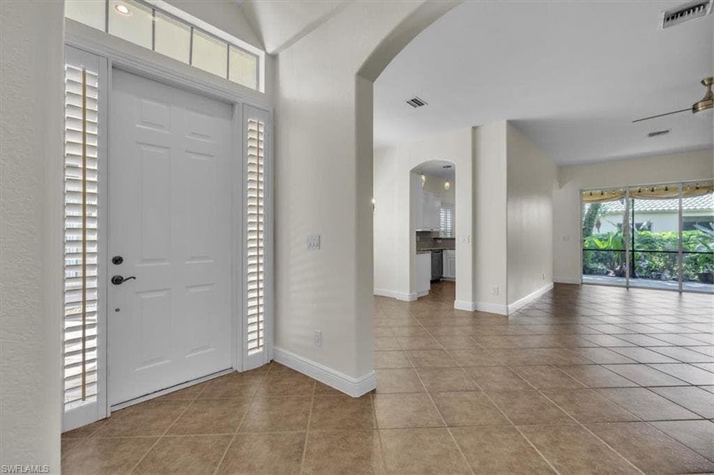837 Vistana Cir 20, Naples, FL 34119-4