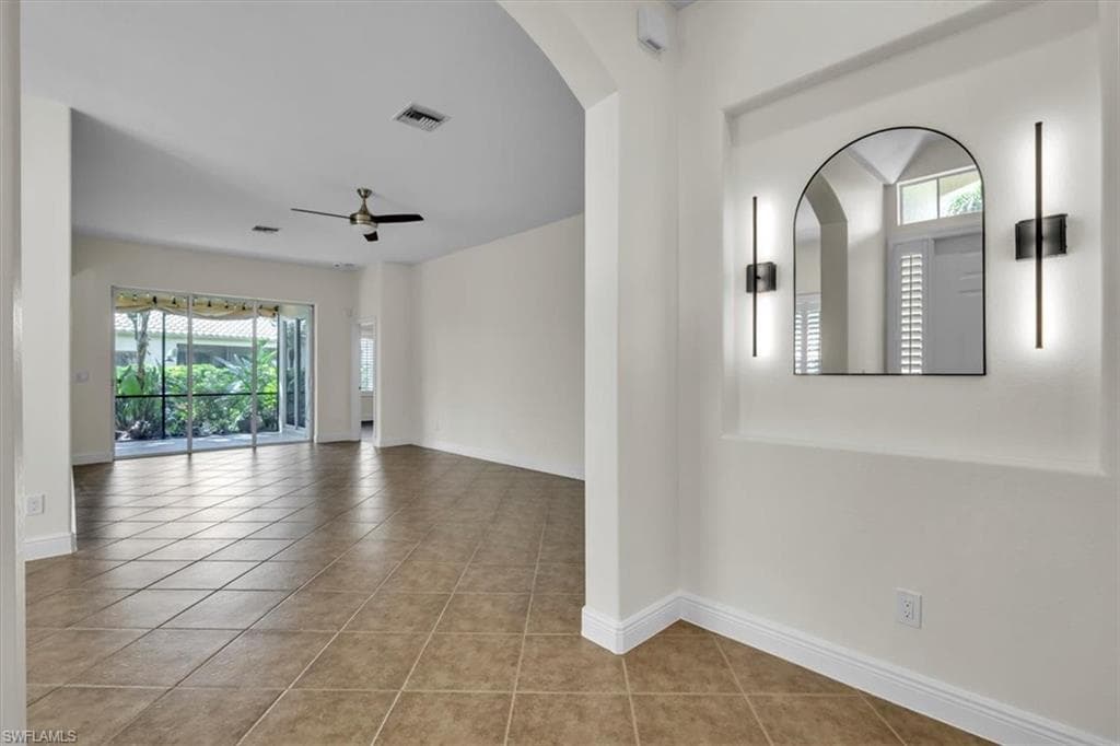 837 Vistana Cir 20, Naples, FL 34119-5