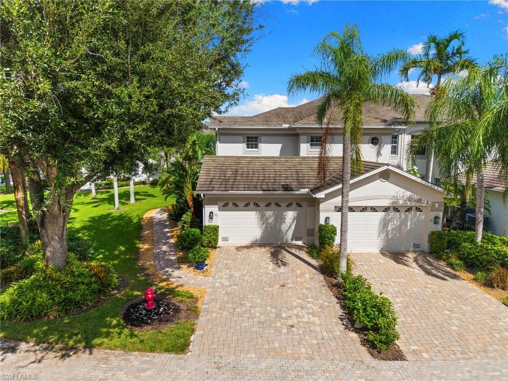 2095 Gulfstar Dr S 201, Naples, FL 34112-27