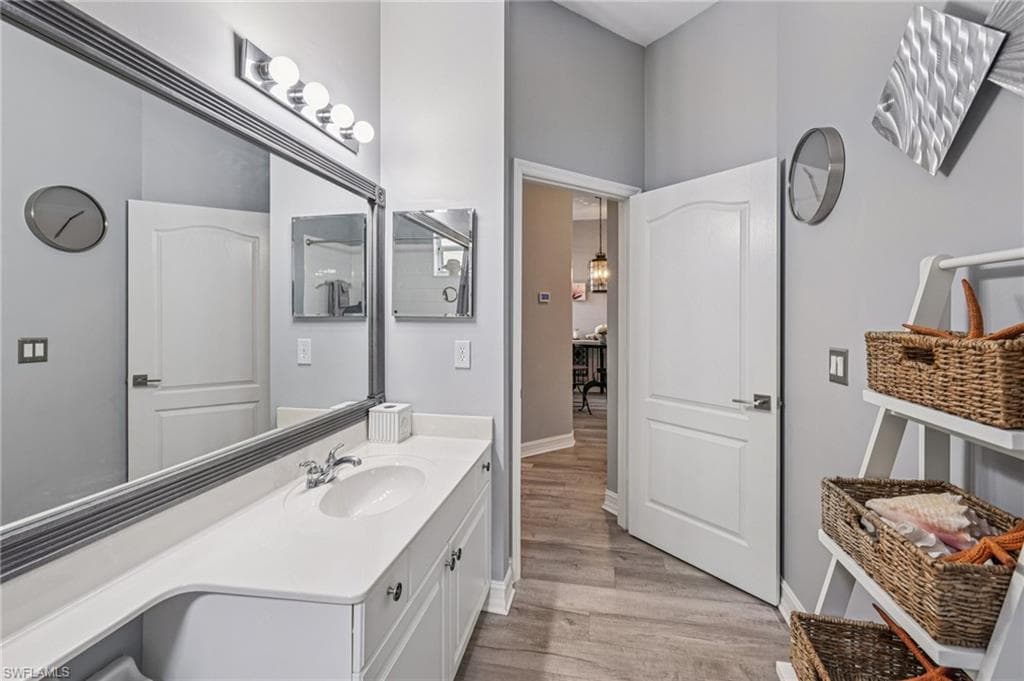 7951 Haven Dr 2, Naples, FL 34104-27