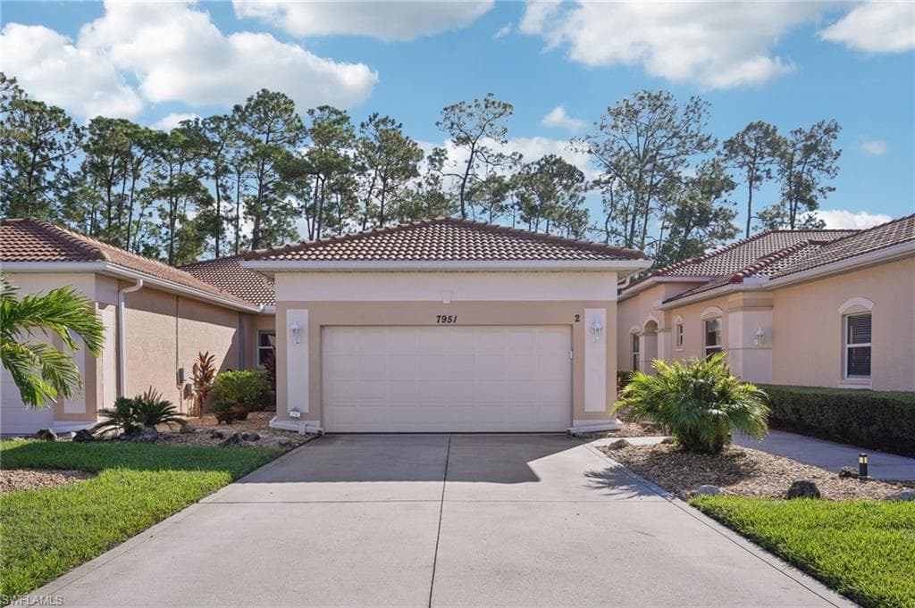 7951 Haven Dr 2, Naples, FL 34104-1